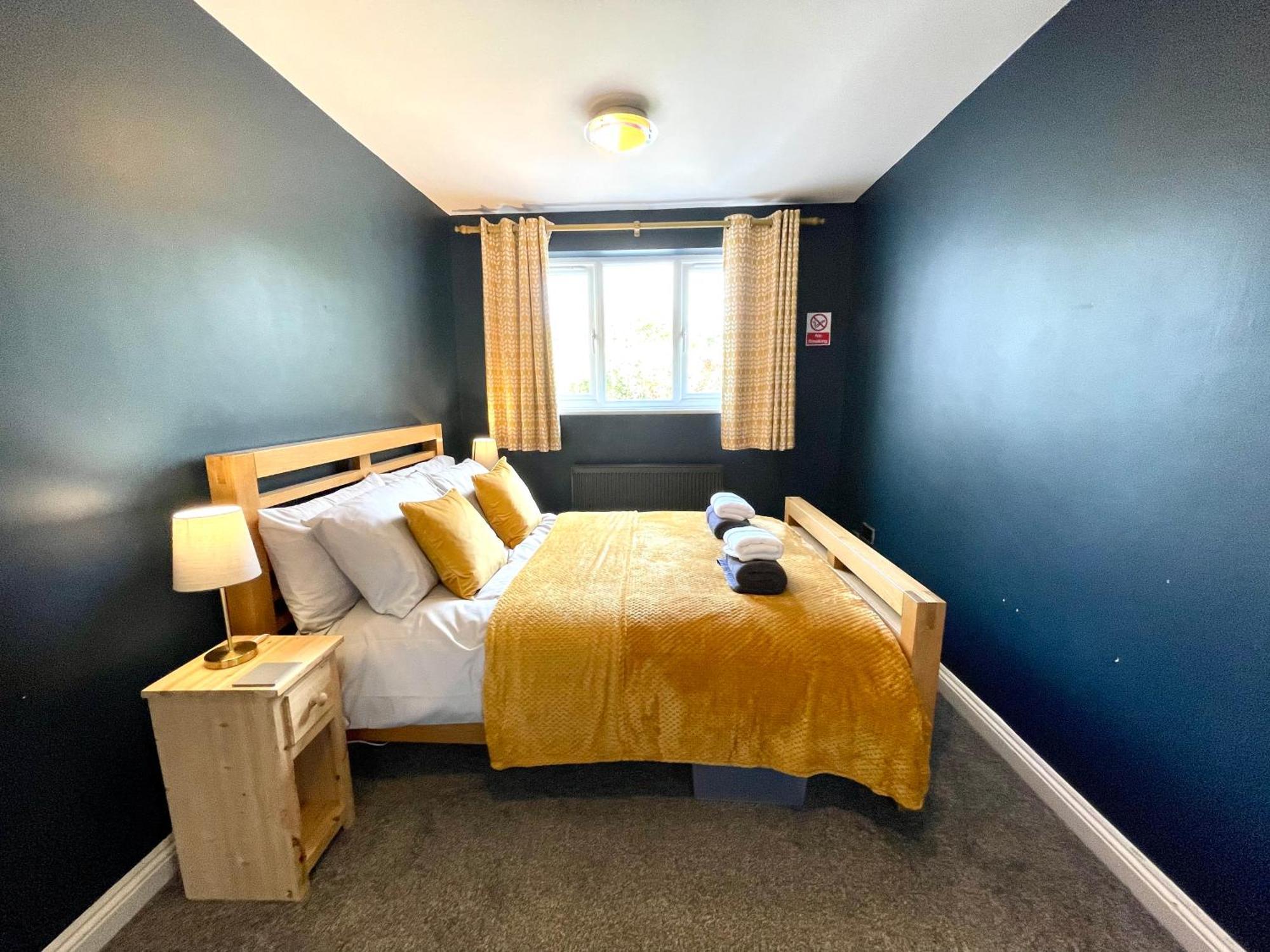 Large 5 Bed Detached House Near Stansted Airport With Parking For 2 Vehicles! Stansted Stays Stansted Mountfitchet Exterior photo