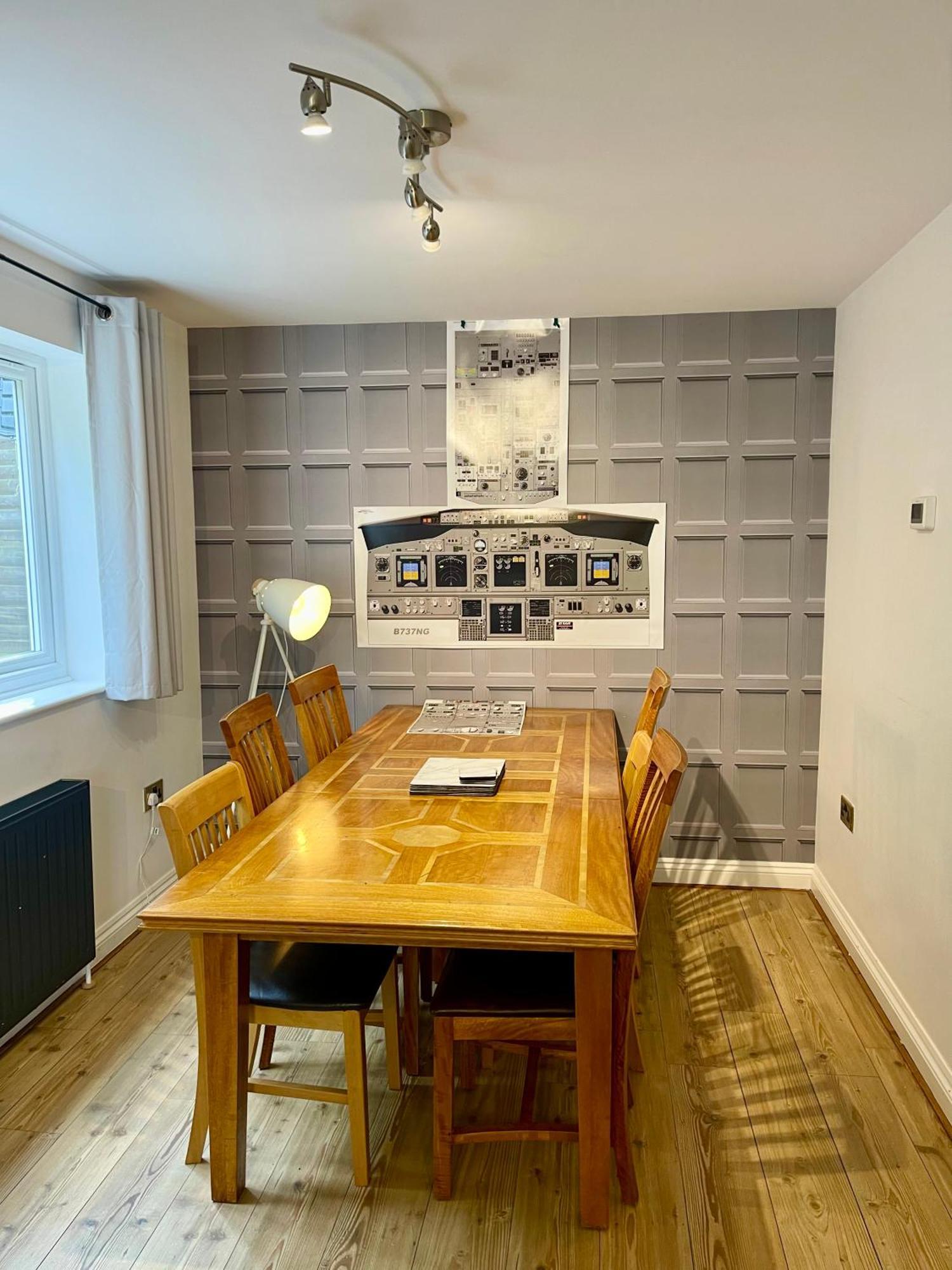Large 5 Bed Detached House Near Stansted Airport With Parking For 2 Vehicles! Stansted Stays Stansted Mountfitchet Exterior photo