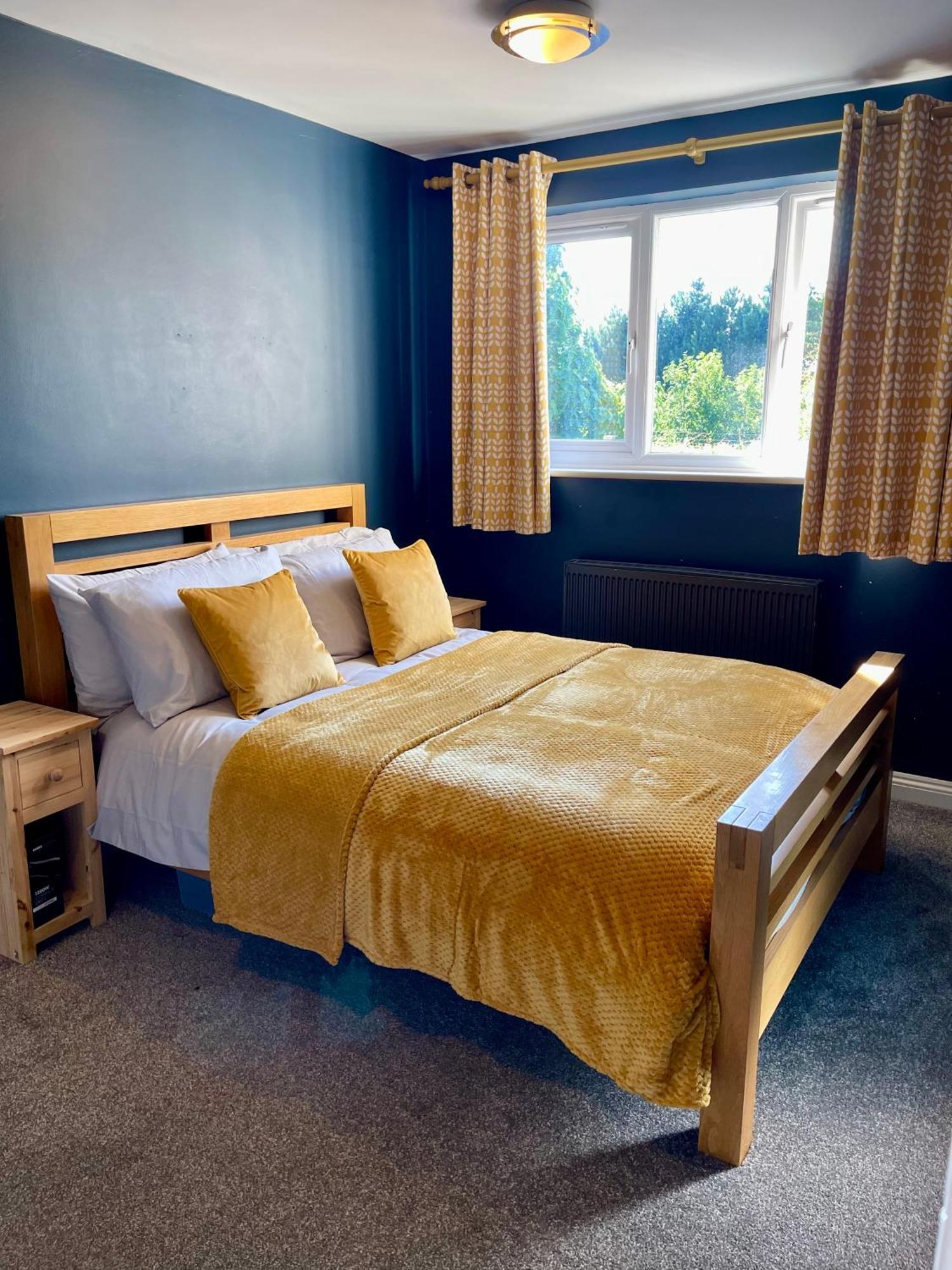 Large 5 Bed Detached House Near Stansted Airport With Parking For 2 Vehicles! Stansted Stays Stansted Mountfitchet Exterior photo